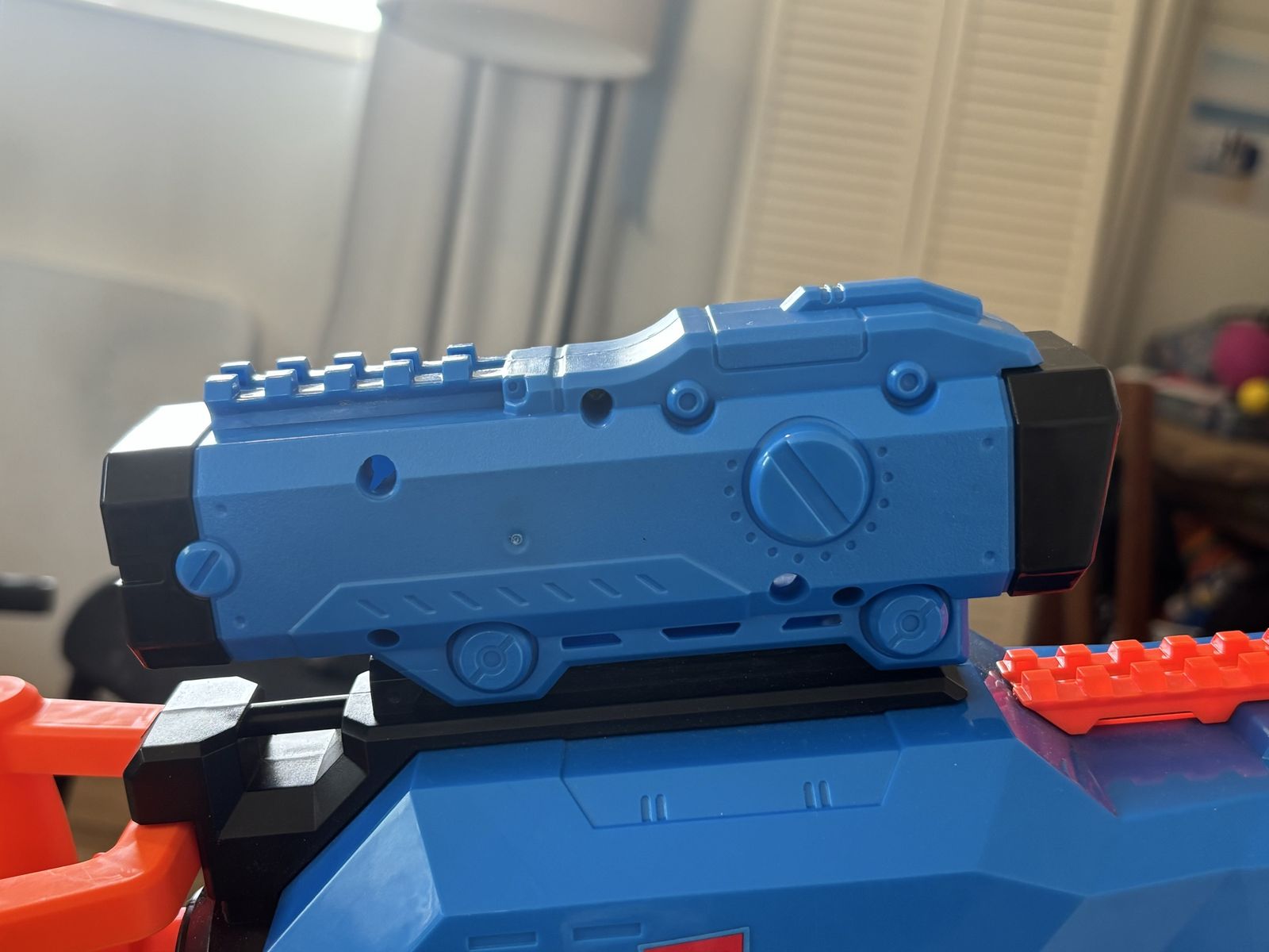 Main image 6