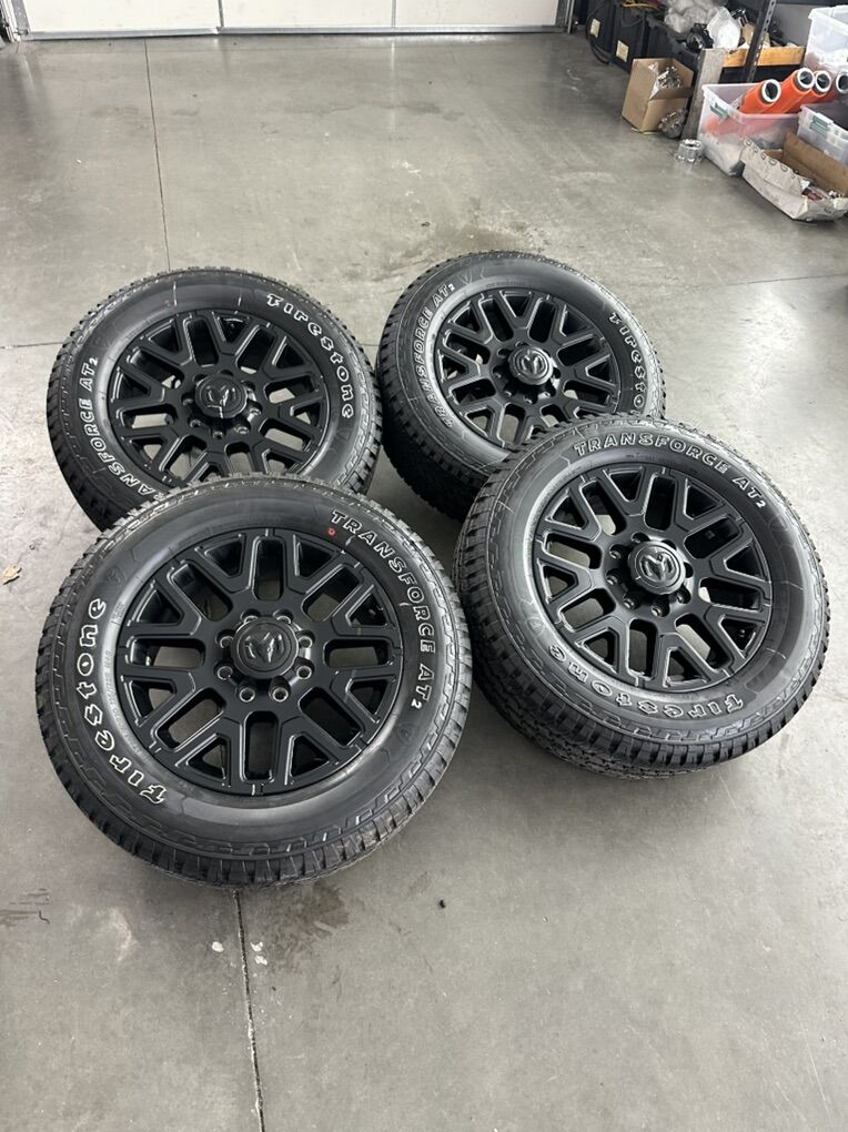 NEW 2026 ram 3500 Limited OEM 20in rims/ 285/60/20