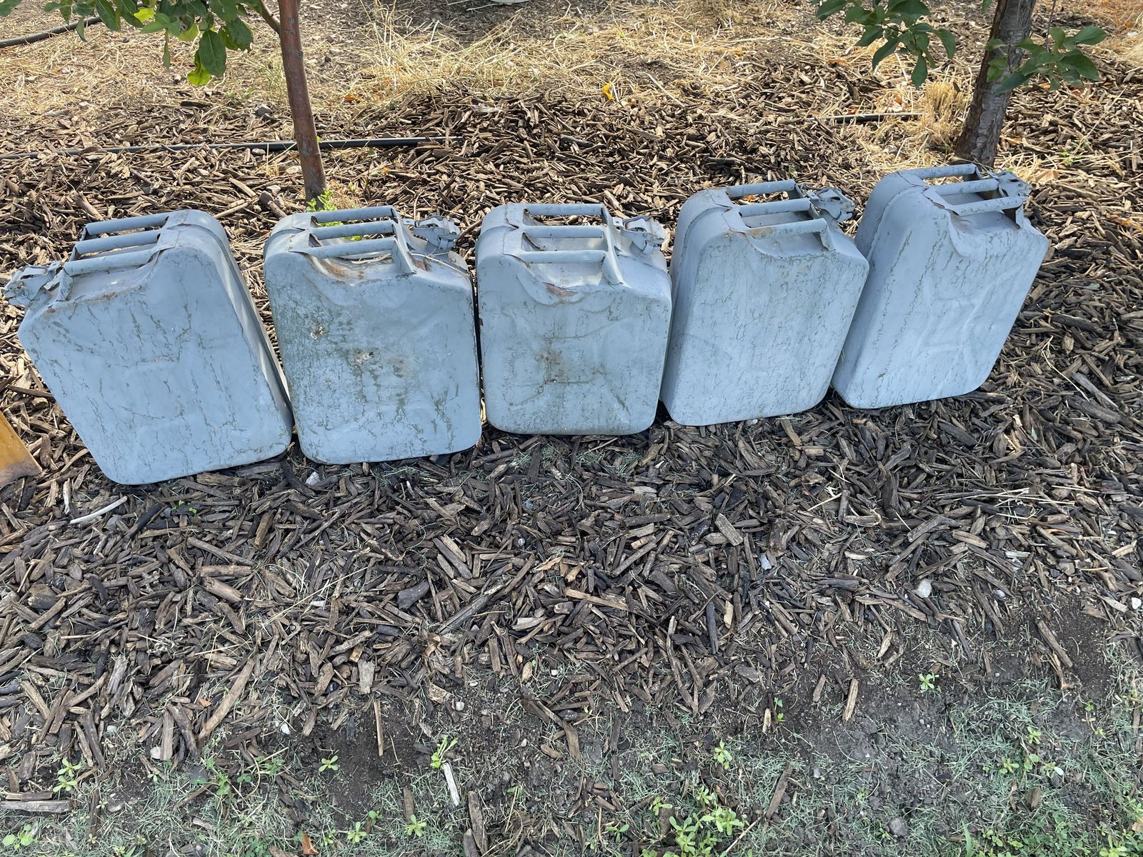 Military metal gas cans