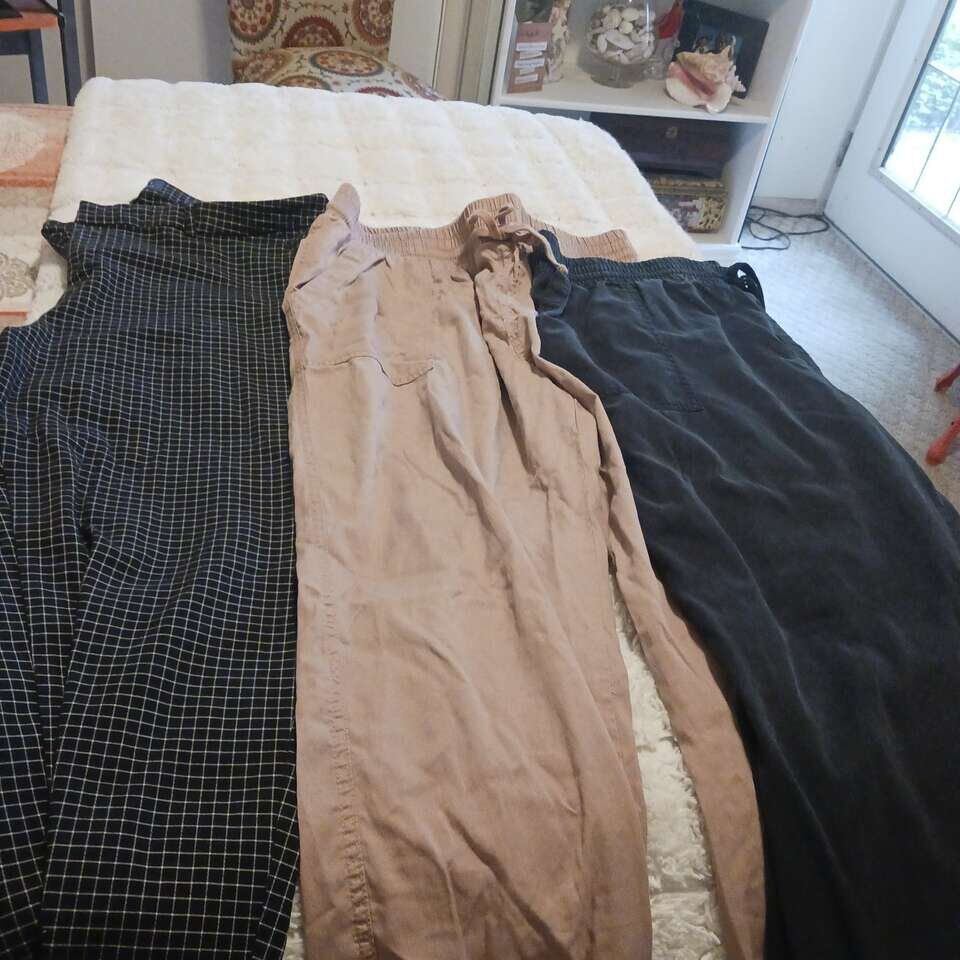 XL women's pants (7 pair)