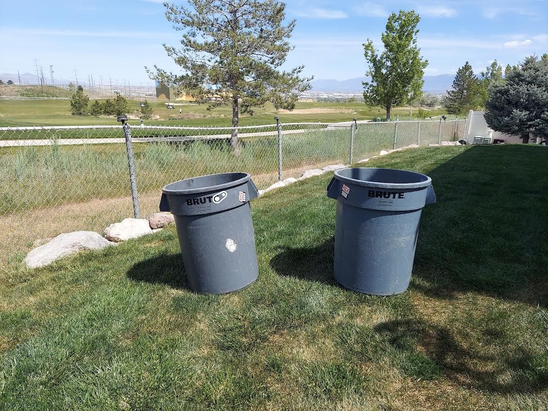 Rubbermaid BRUTE TRASH CANS (2) $40 (1) FOR $25