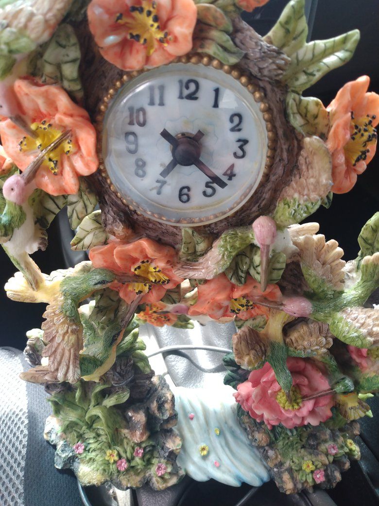 hummingbird clock