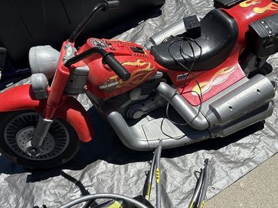 Harley-Davidson Red Flame Power Wheels Ride-On Motorcycle for Kids w/ Charger