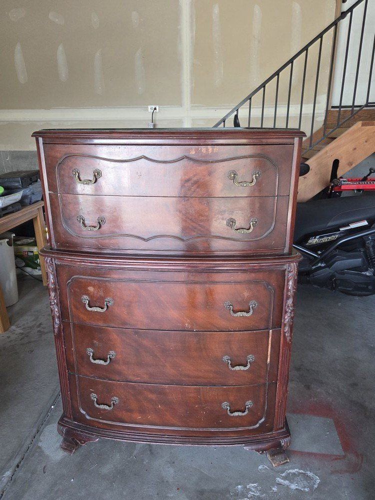 PRICE REDUCED!!!
Complete Antique Bedroom Set. circa 1920-1940