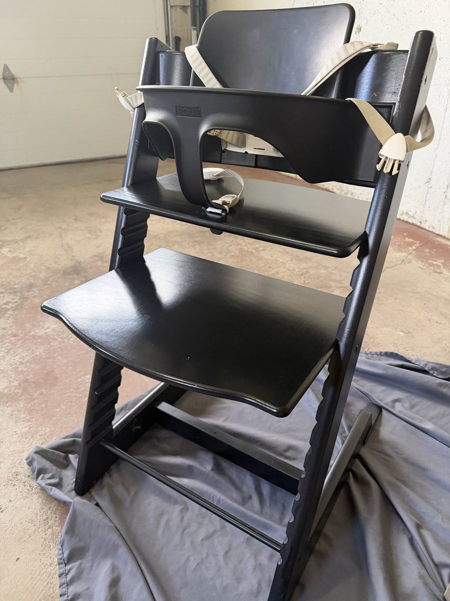 Stokke Tripp Trapp High Chair in Black - Adjustable & Ergonomic Baby/Toddler Seating
