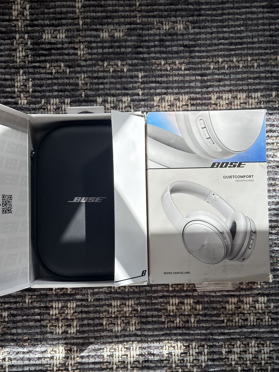 New Bose Quiet Comfort Moonlight Grey