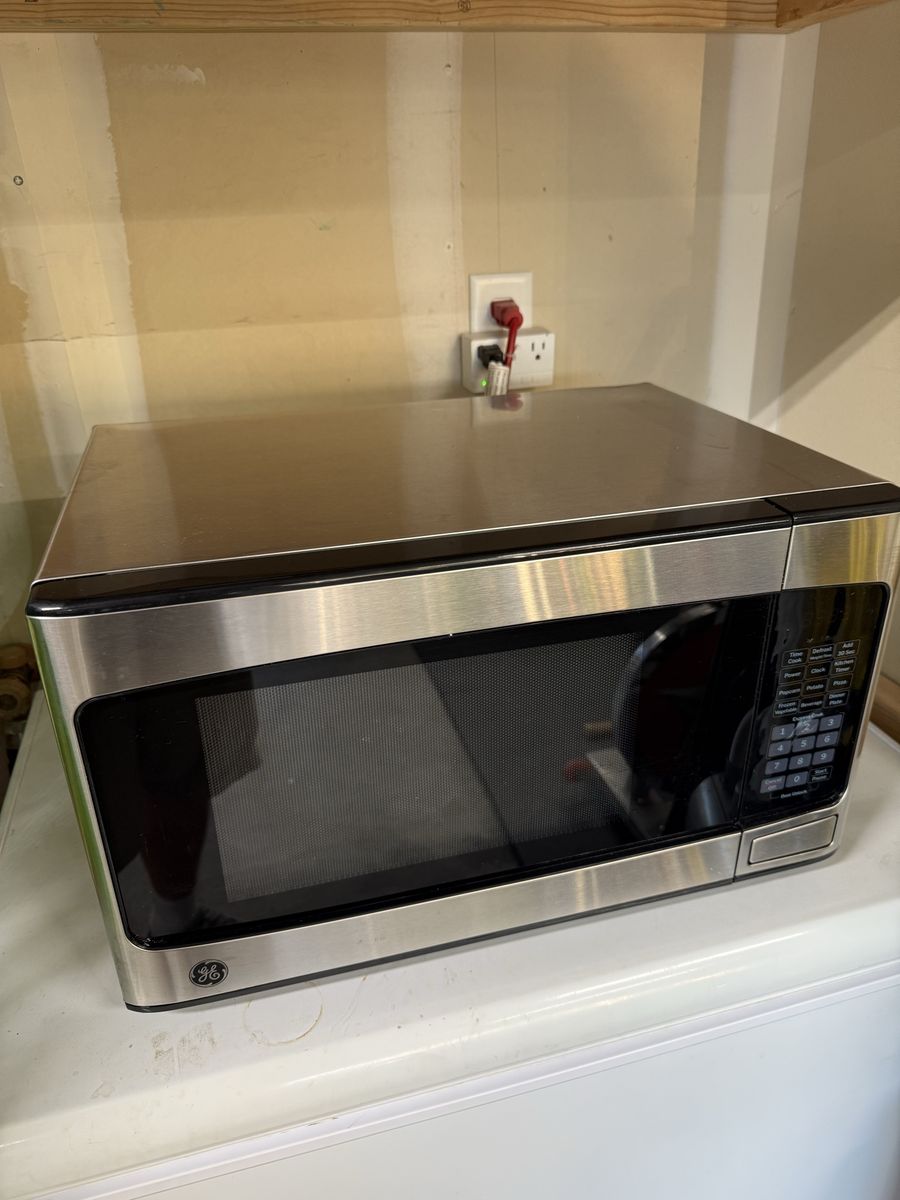 GE Appliances CST111X1WES Countertop Microwave Oven - Stainless Steel, 950 Watts