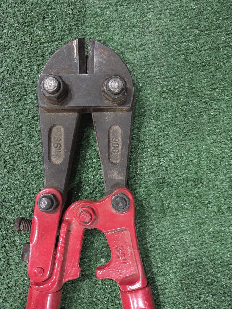 36-inch Heavy Duty Bolt Cutters – 900mm