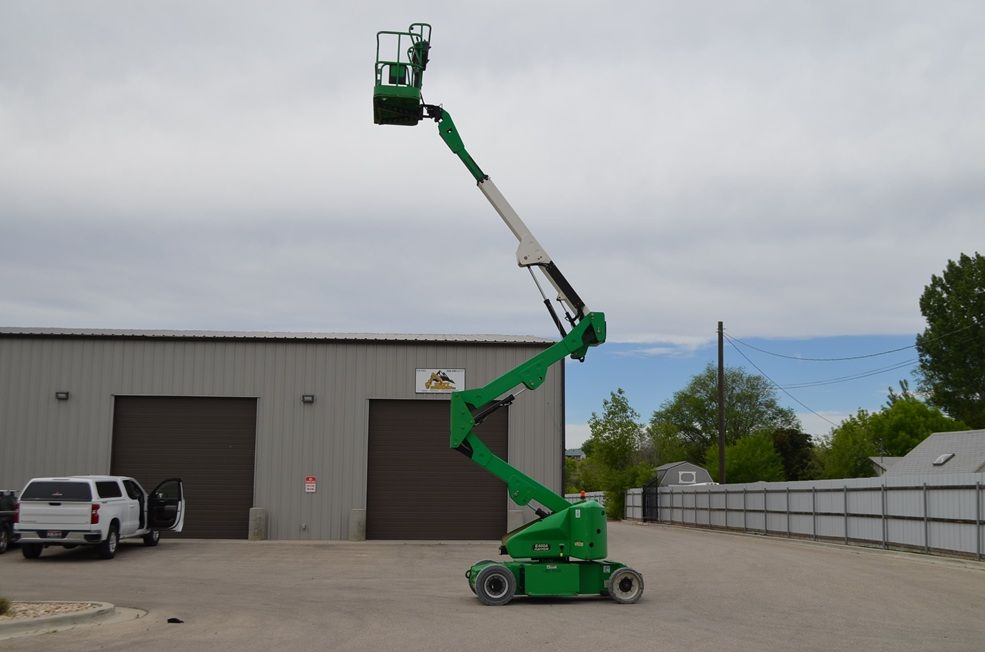 2018 JLG E400AM electric/battery 40' platform height articulating man lift. 554 hours.