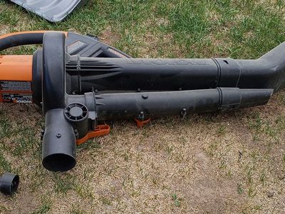 WORX Electric Leaf Blower/Mulcher/Vacuum - Corded, 12 Amp, WG505, Used