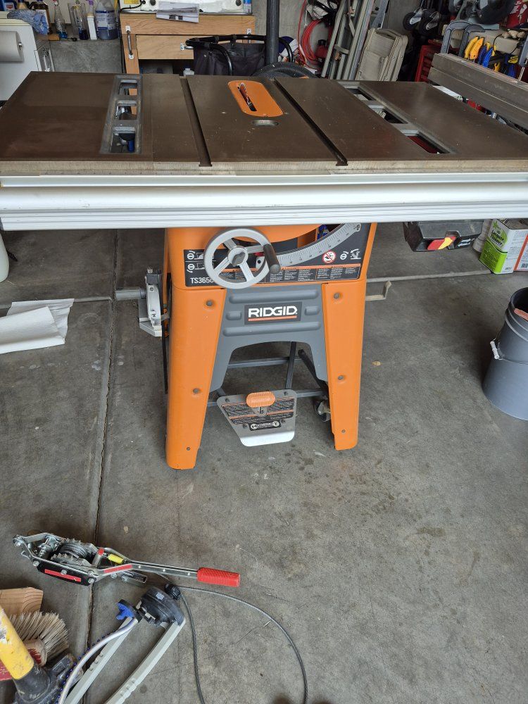 RIDGID TS3650 10-Inch Professional Table Saw with Herc-U-Lift Mobile Base