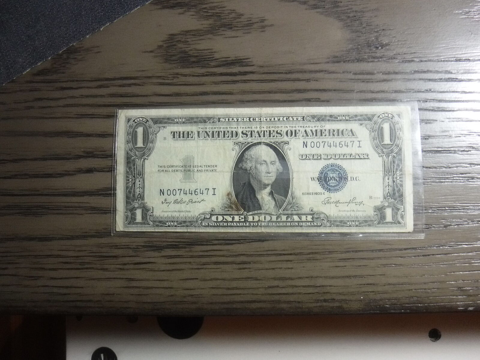 1935 e one dollar silver Certficate