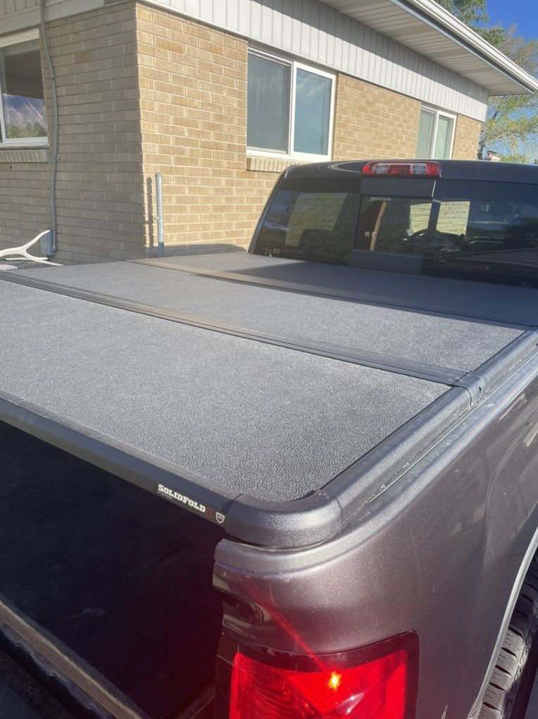 Solid Trifold Truck Bed Tonneau Cover