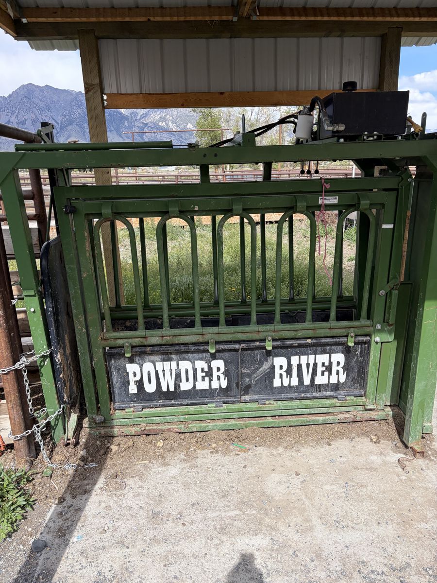 Powder River Hydraulic Chute