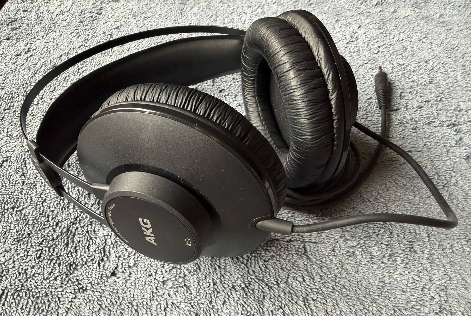 AKG K52 Over-Ear Studio Headphones - Black, Like New