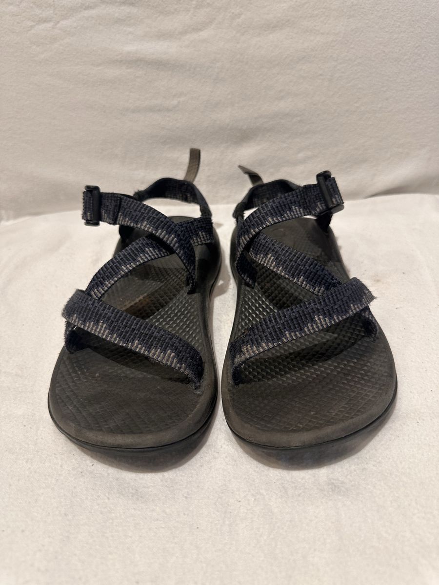 Chaco youth size 5 blue/black, hiking sandals