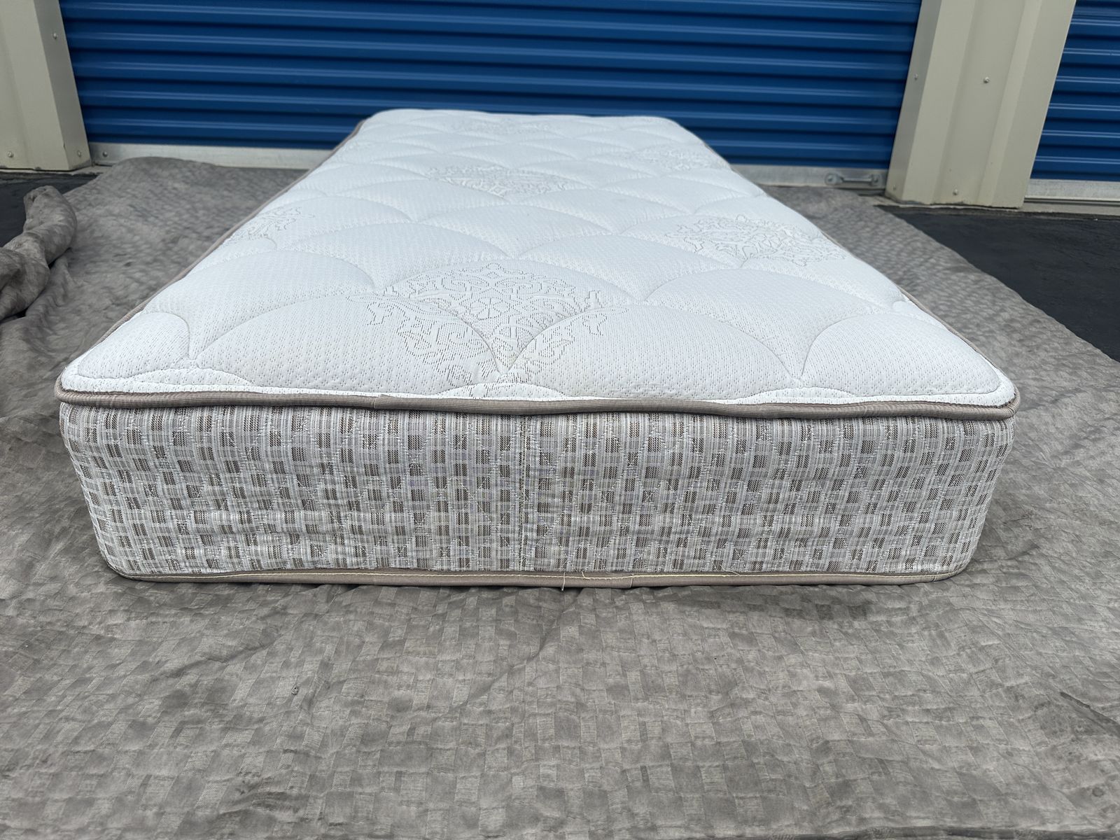 Nice Basic Twin Mattress