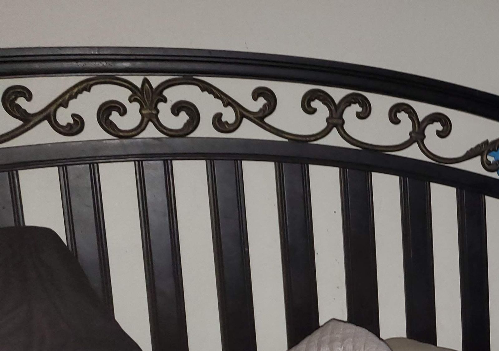 King bed and box springs