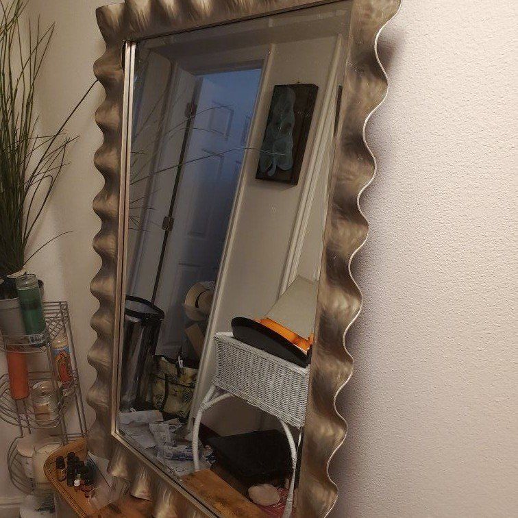 Metal & Tin Scalloped Mirrored Wall Art