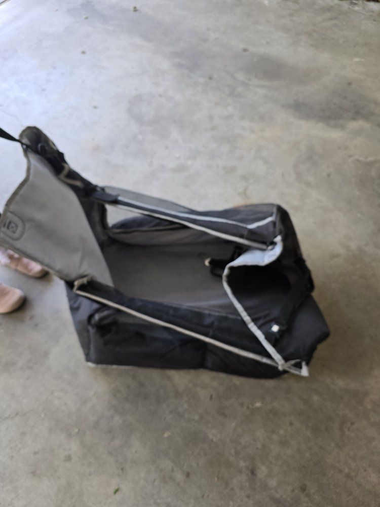 Dog car carrier