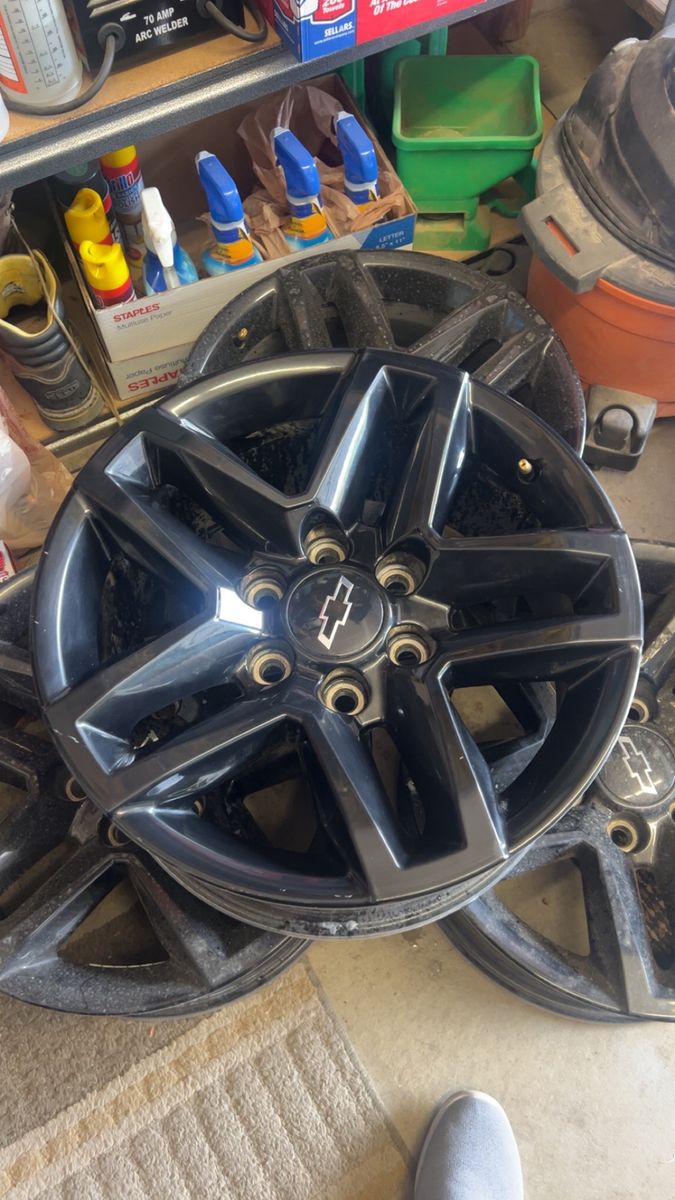 Set of OEM Chevrolet Black Alloy Wheels 6-Lug Rims