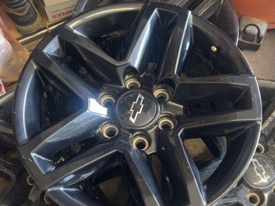 Set of OEM Chevrolet Black Alloy Wheels 6-Lug Rims