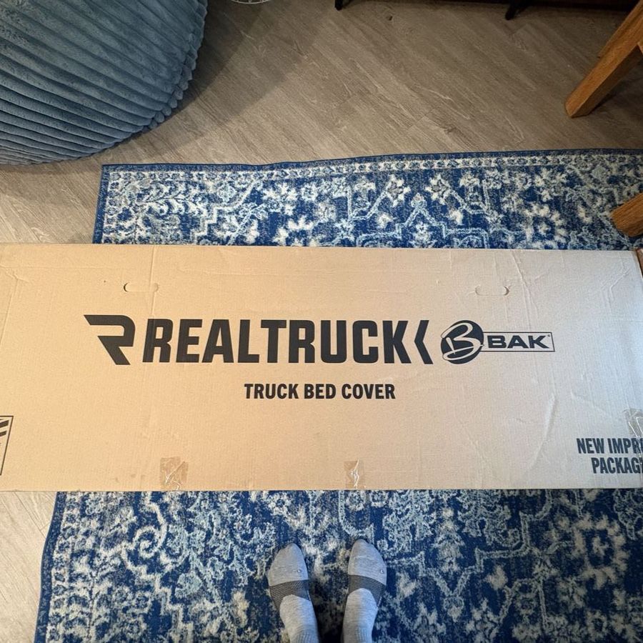 RealTruck BAK-448339 BAKflip MX4 Hard Folding Truck Bed Cover for Ford F150 5'7" Bed, Brand New!