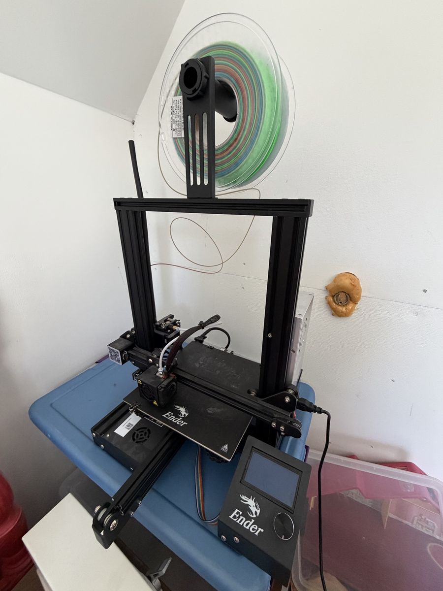 Creality Ender 3 V2 3D Printer - Used with Filament Spool