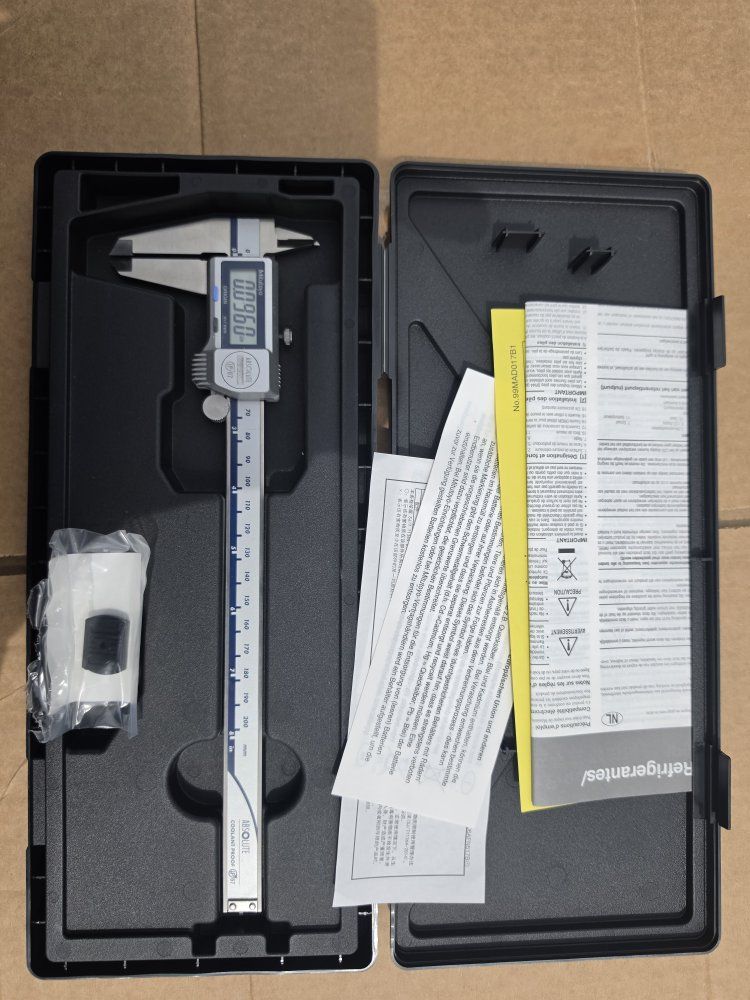 Mitutoyo 8in coolant proof calipers 