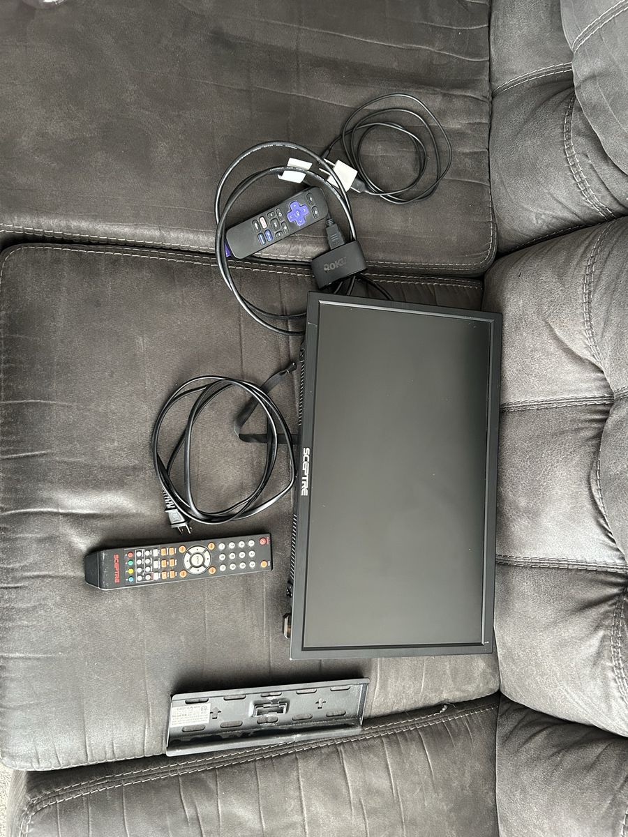 19” tv with Roku and walmount
