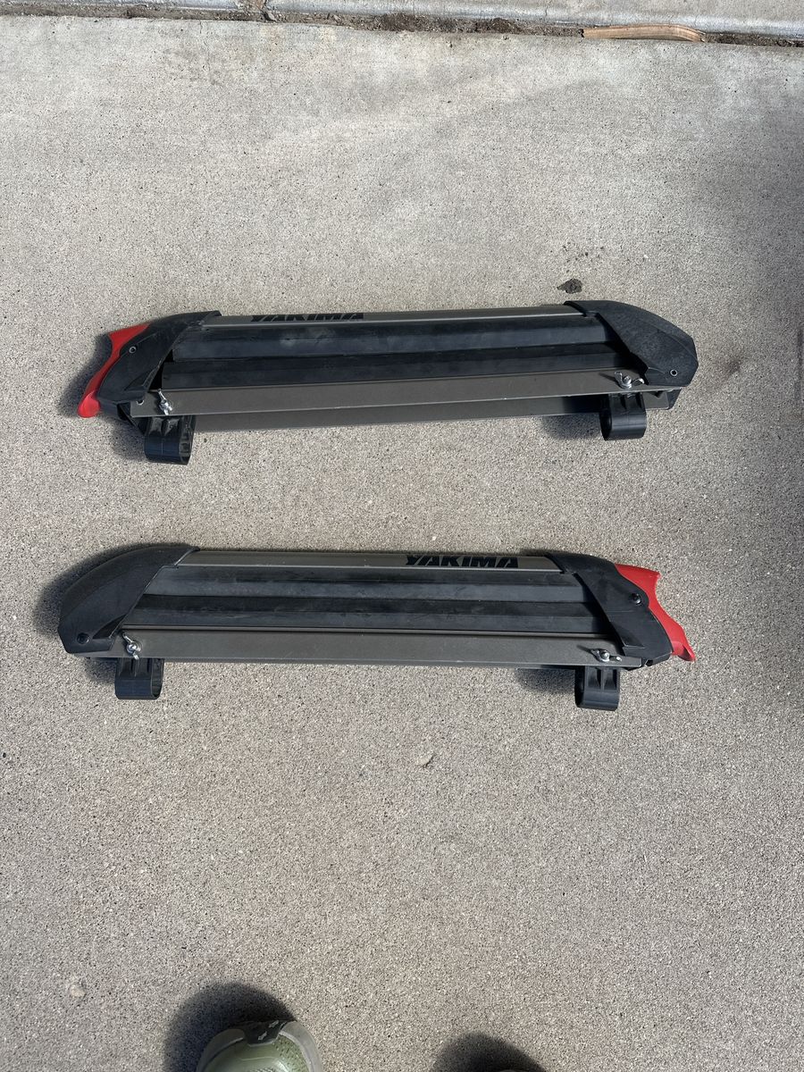 Yakima PowderHound 4 Ski/Snowboard Rack