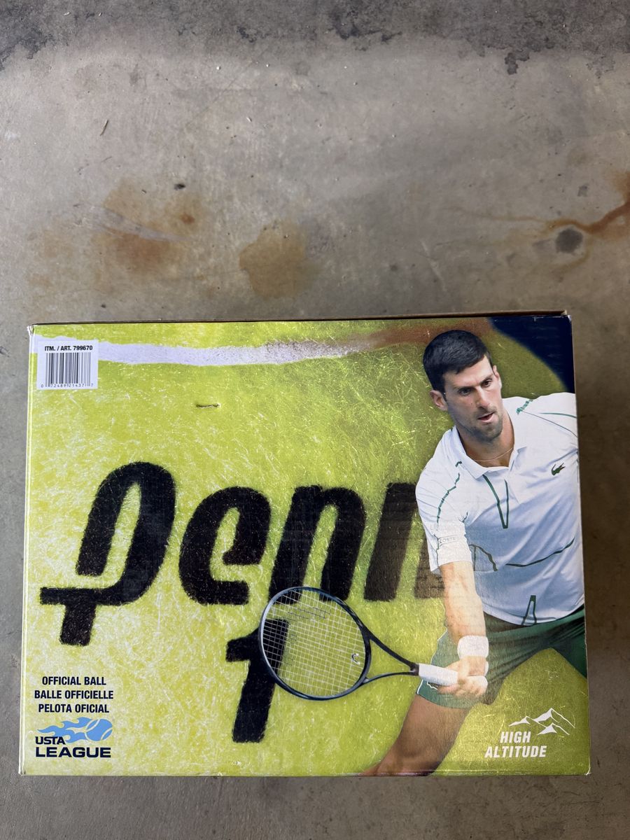 Tennis balls