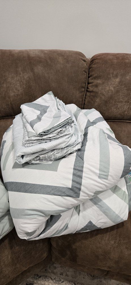 Chevron Stripe Comforter & Sheet Set - Green/White, Queen Size Bedding