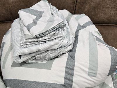 Chevron Stripe Comforter & Sheet Set - Green/White, Queen Size Bedding