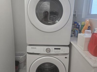 Samsung Stackable Washer & Dryer Set – Excellent Condition (3 Yrs Old)