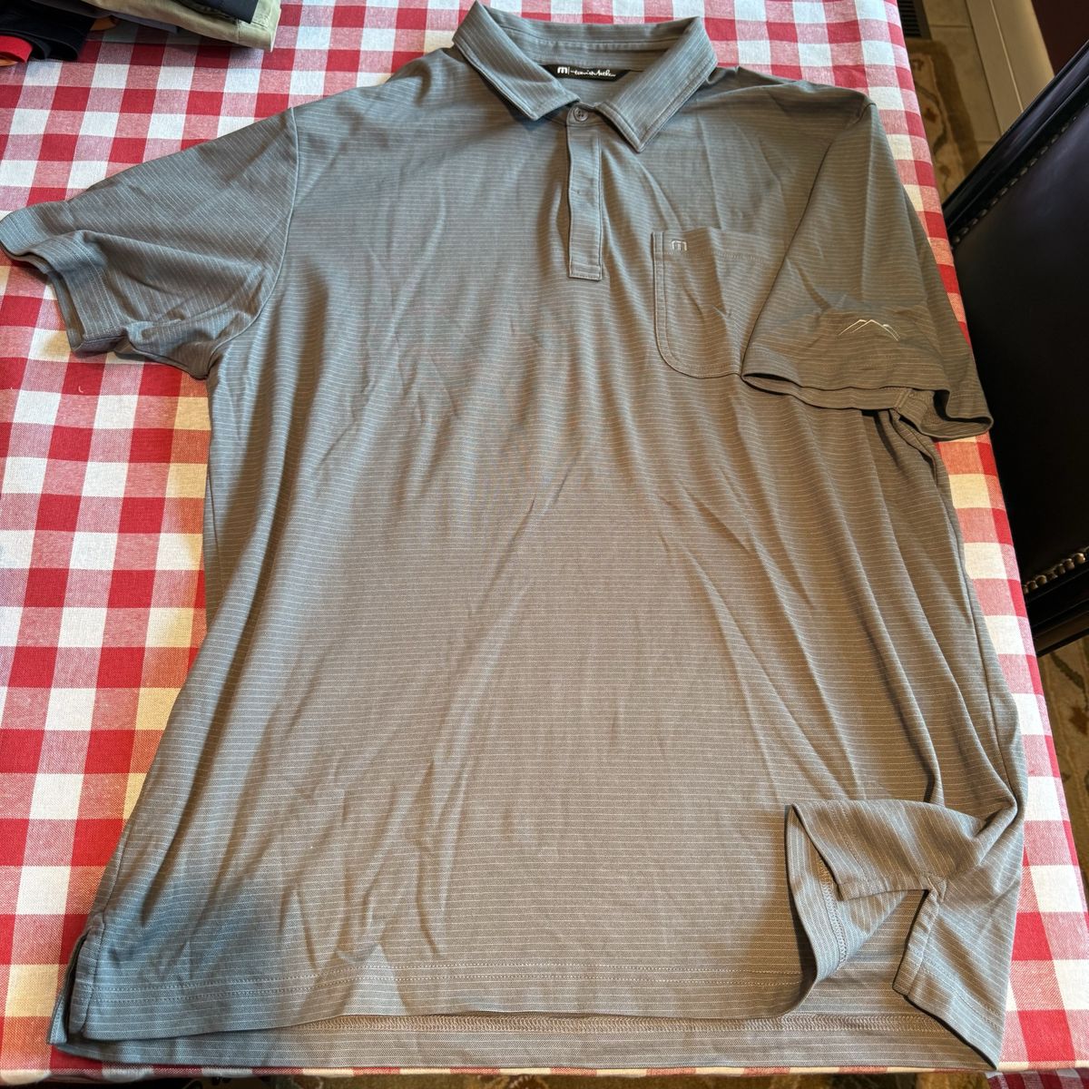 TravisMathew Golf Shirt XL