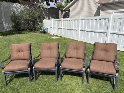 4 Aluminum Patio Chairs With Sunbrella Fabric