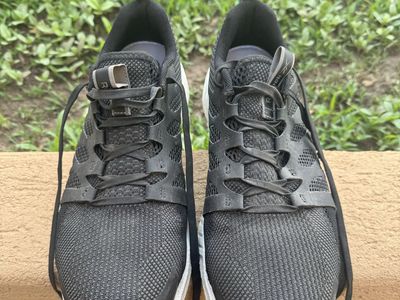 Reebok Keen Men’s Steel-Toe work shoes. Size 11M