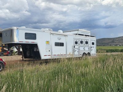 2013 Logan 3 horse Living Quarters Trailer