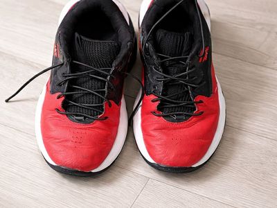 Free Boys Size 6 Under Armor Passing To A Kid