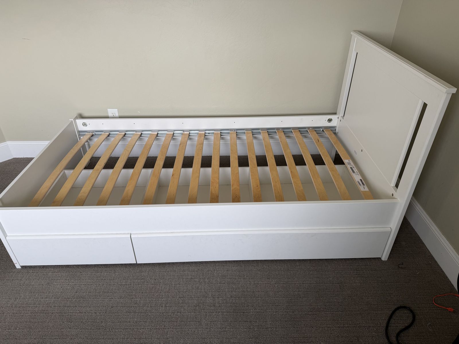 Twin Bed IKEA Songesand w/ storage drawers
