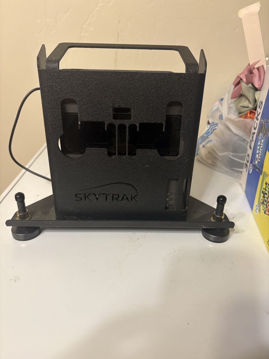SkyTrack Golf Simulator