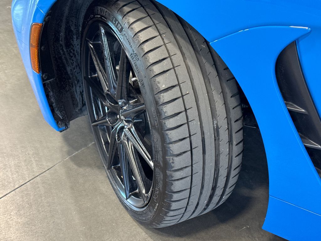 Main image 16