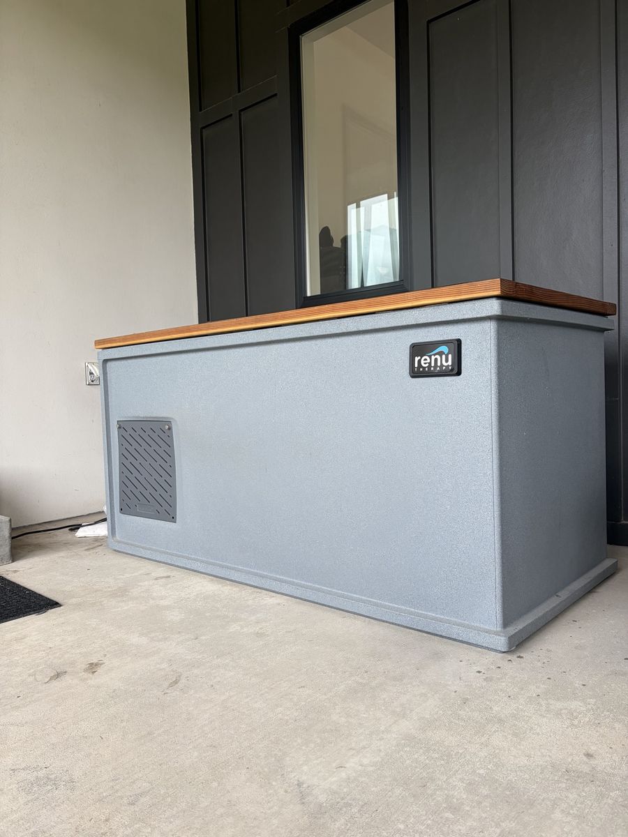 Renu Therapy Cold Plunge- moving must go