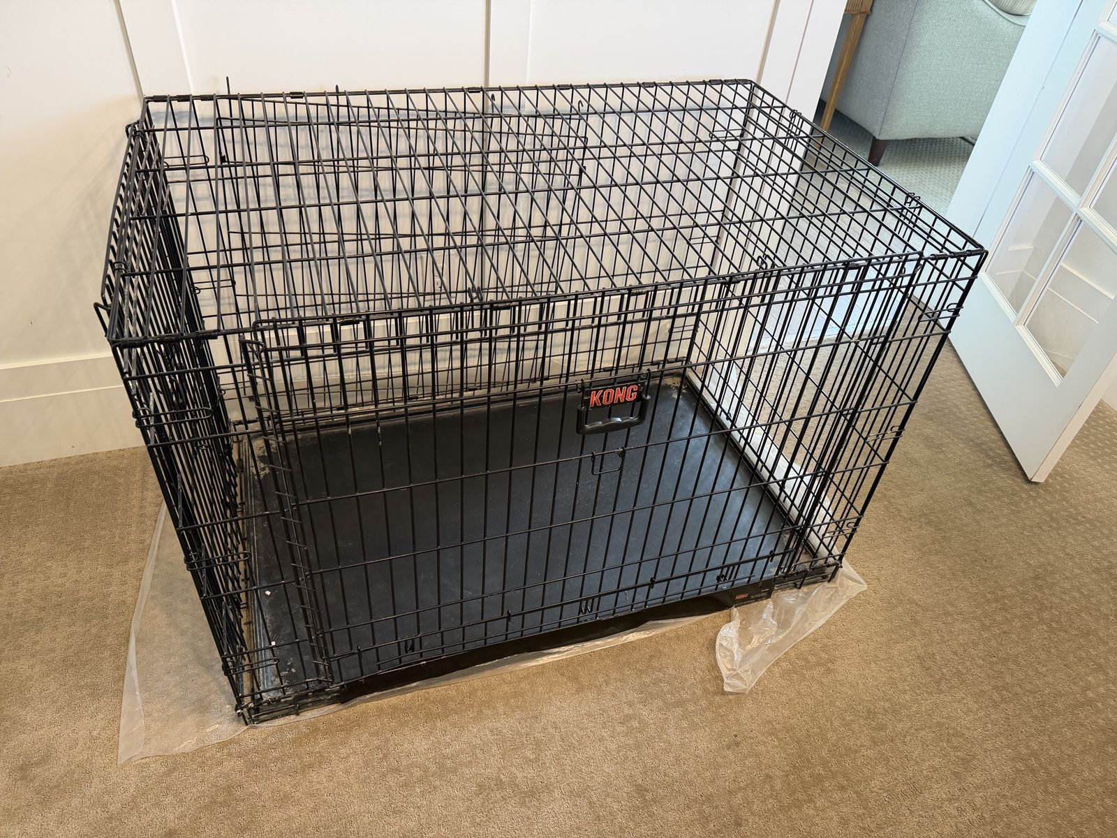 KONG X-Large Dog Crate - 49" L x 30.5" W x 32.25" H - Collapsible Wire Pet Kennel
