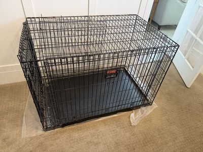 KONG X-Large Dog Crate - 49" L x 30.5" W x 32.25" H - Collapsible Wire Pet Kennel