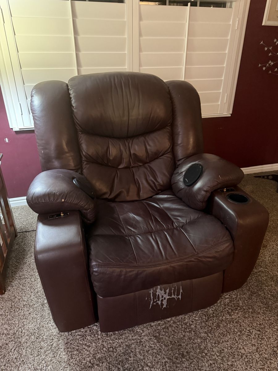 Brown Leather Recliner with Cupholder and Speakers - Built-in Cupholder, Speakers