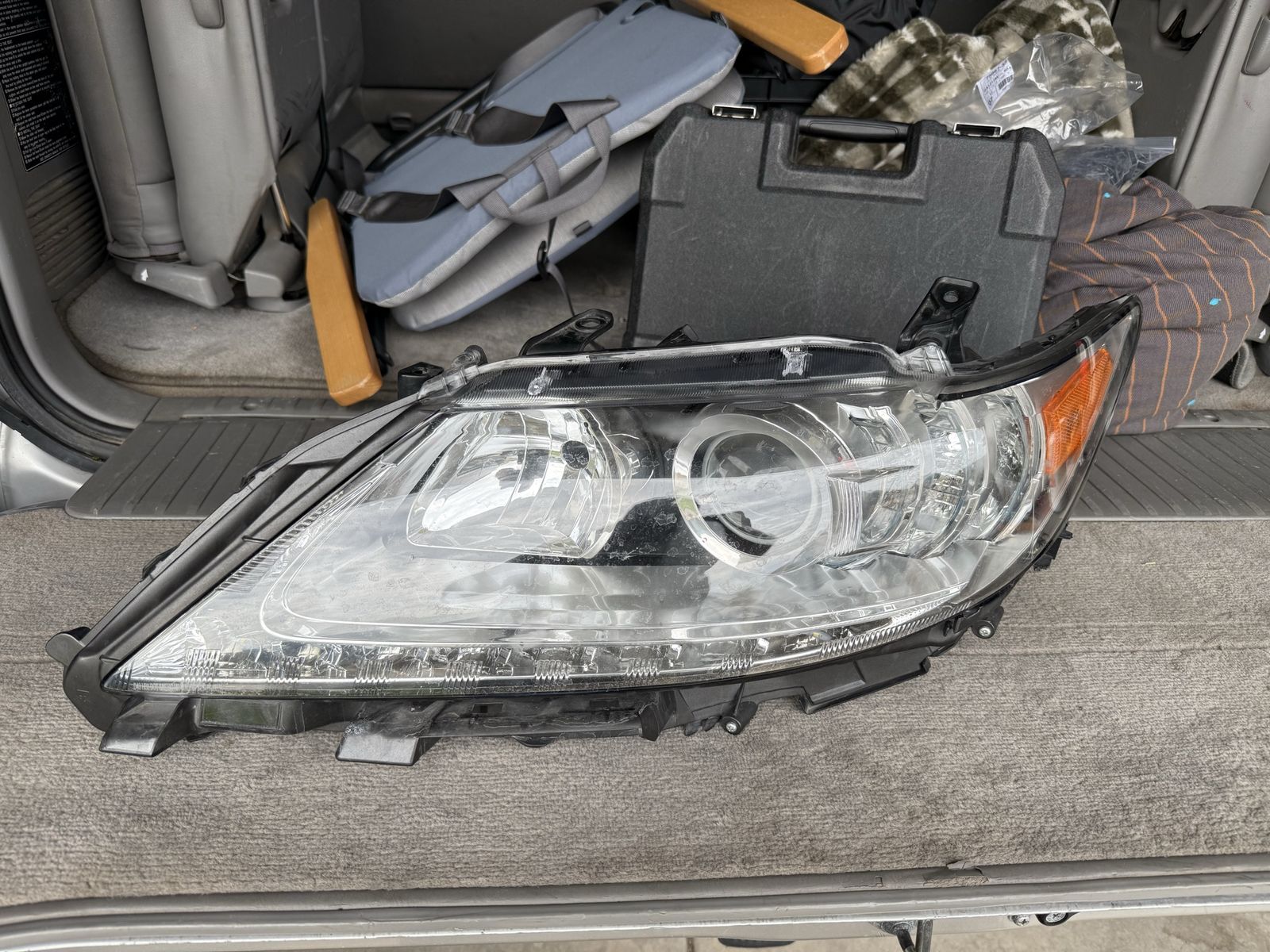 2013-2015 Lexus ES350 driver  Side Headlight Assembly xenon