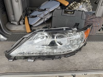 2013-2015 Lexus ES350 driver Side Headlight Assembly xenon