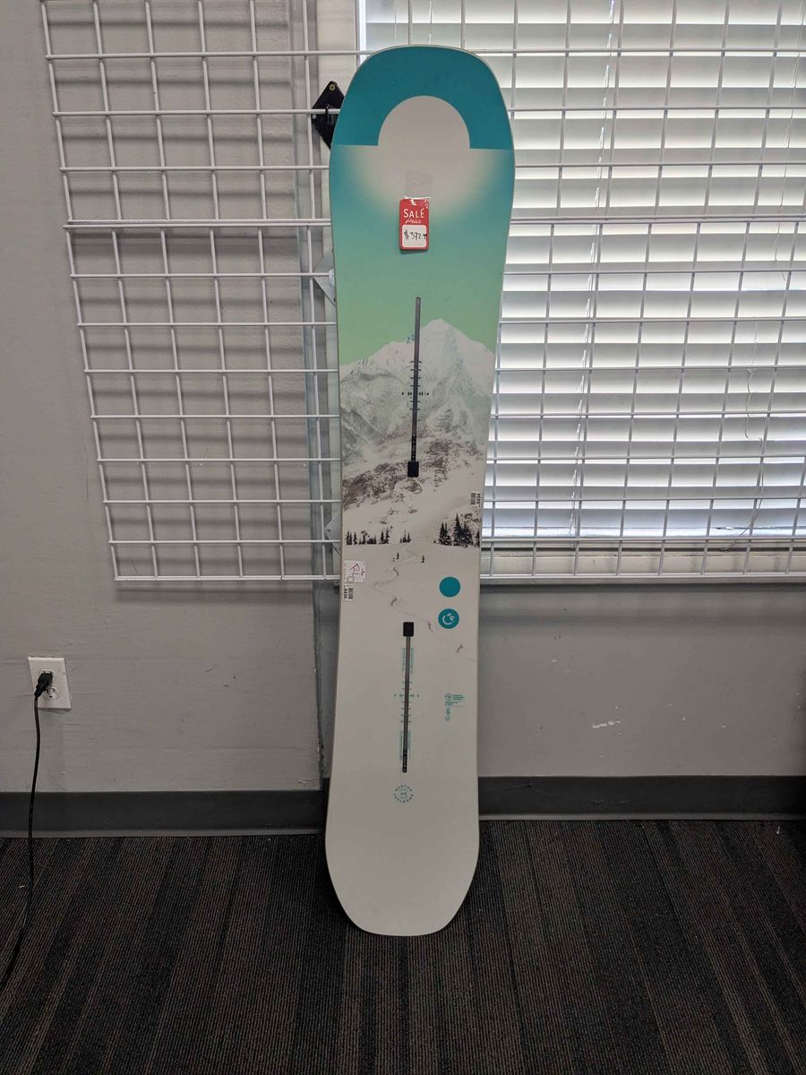 Burton Feelgood Flying V 149cm Snowboard - Used (2026)